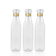 Water bottle with diamond pattern, for kids, close-up