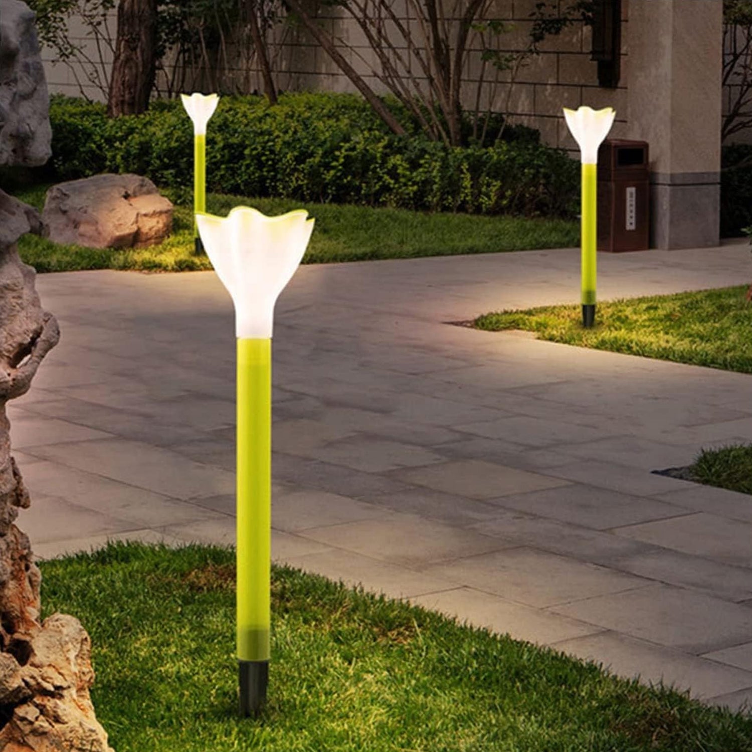 Street Light Solar Flowers Lights Road Light Flower Landscape Light Decorative Yard Lights Solar Lights Garden Stake Flower Lights Solar Landscape Light in Outdoor Spotlight (2 Pc ) Mihikart