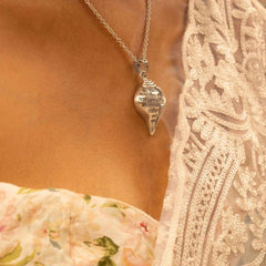 Shri Krishna Shankha Pendant with Chain - mihikart.com