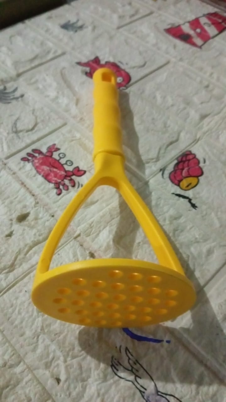 Kitchen Food Masher, Fruit Tool Masher, Professional Masher Kitchen Tool, Kitchen Masher with Comfortable Grip, Heavy Duty Potato masher Perfect for Bean Vegetable Fruits Masher (1 Pc) Mihikart