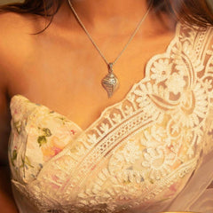 Shri Krishna Shankha Pendant with Chain - mihikart.com