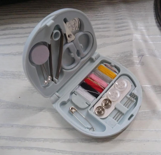 Mini Travel Sewing Kit DIY Sewing Portable Sewing Tool Kits Plastic Sewing Kit Box Beginner Friendly Emergency Sewing Repair Kit with Threads Scissors Hand Sewing Needles Mihikart